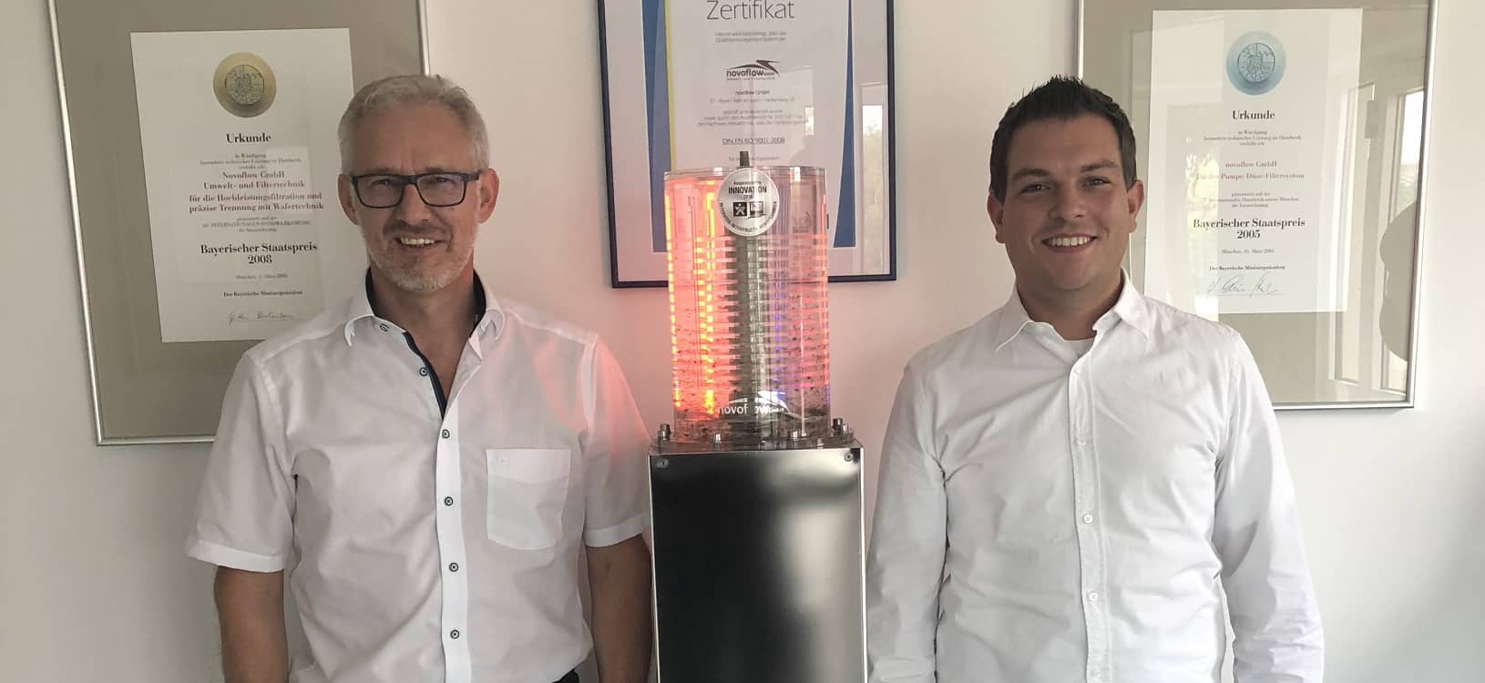 Der Geschäftsführer Franz Fastner von novoflow gemeinsam mit dem Gebietsverkaufsleiter Jörg Beßler der Firma Christian Maier GmbH & Co. KG.